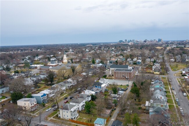 Building Photo - 2726 Hanes Ave