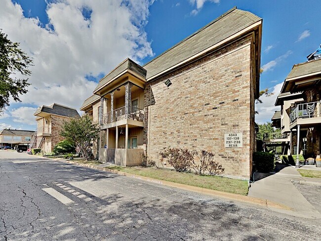 Primary Photo - 4343 Bellaire Dr S