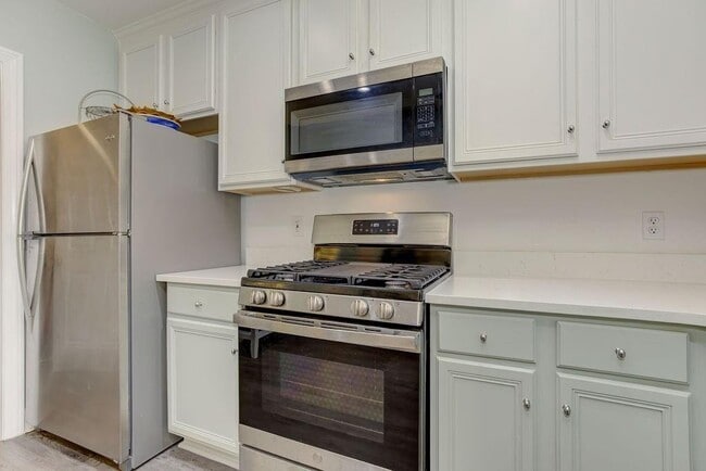 Building Photo - 27 Mt Vernon Cir