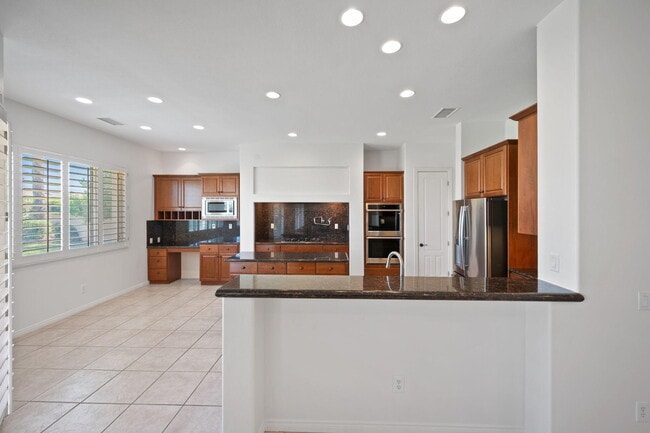 Building Photo - 124 Tesori Dr