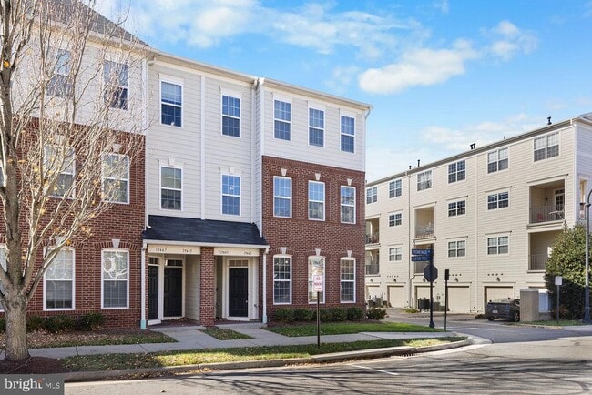 Building Photo - 19441 Promenade Dr