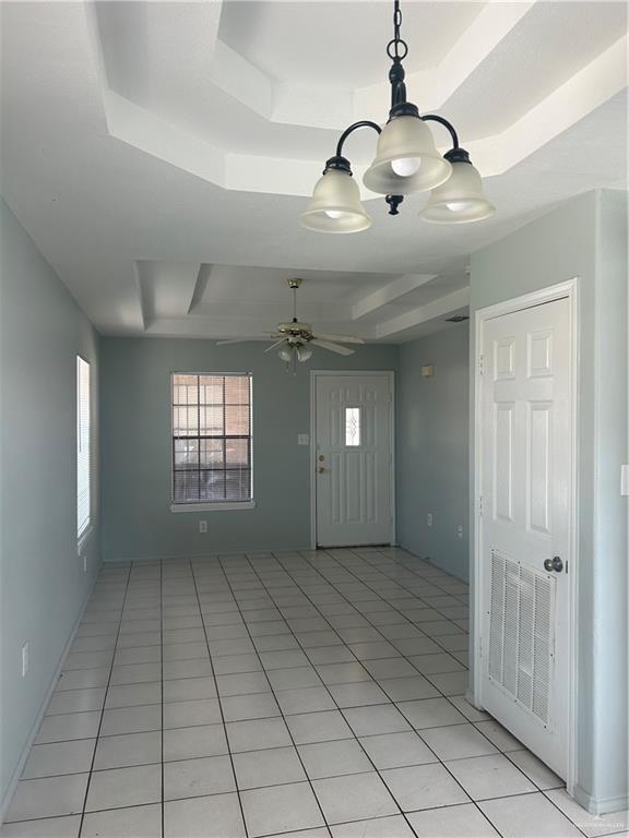 Building Photo - 809 W Los Tesoros Dr