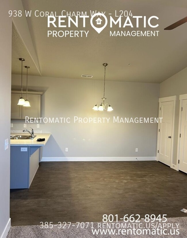 Building Photo - 938 W Coral Charm Wy