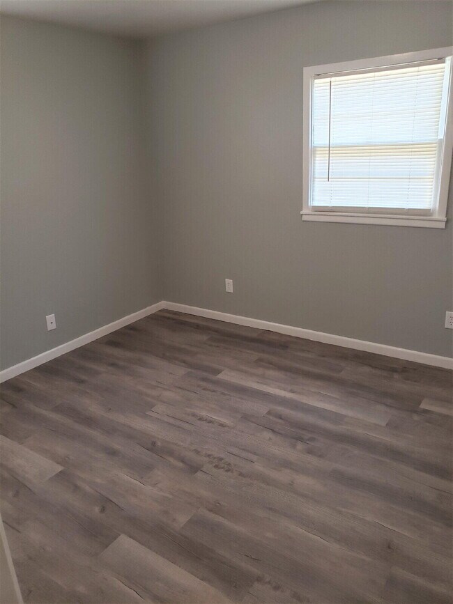 Building Photo - 4906 6th St