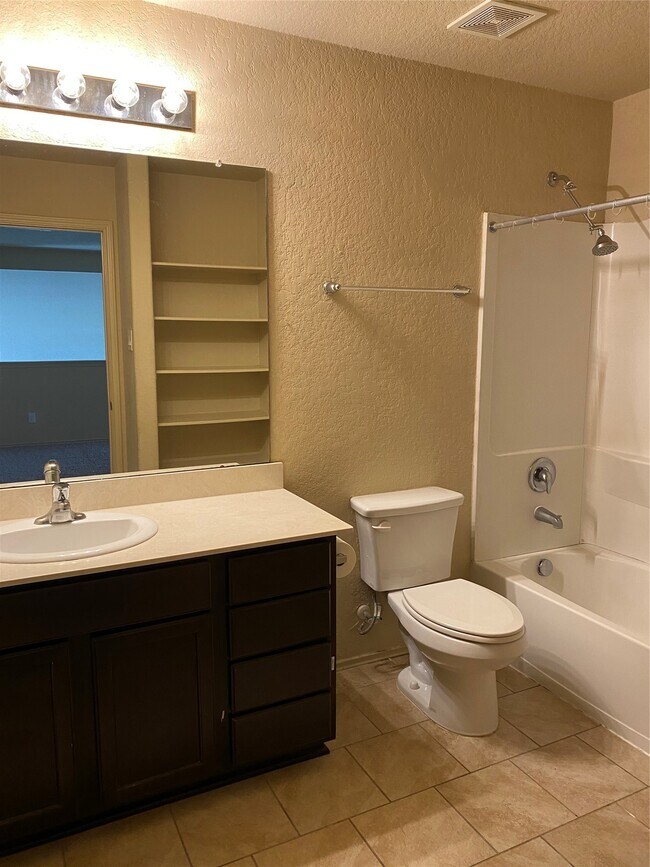 Building Photo - 23251 Gallanda Dr