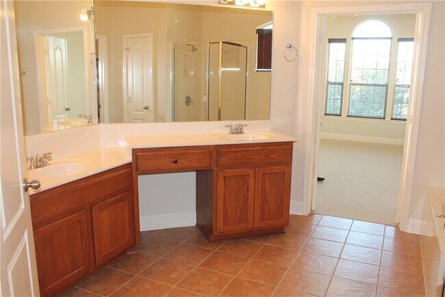 Building Photo - 2513 Rusk Ct