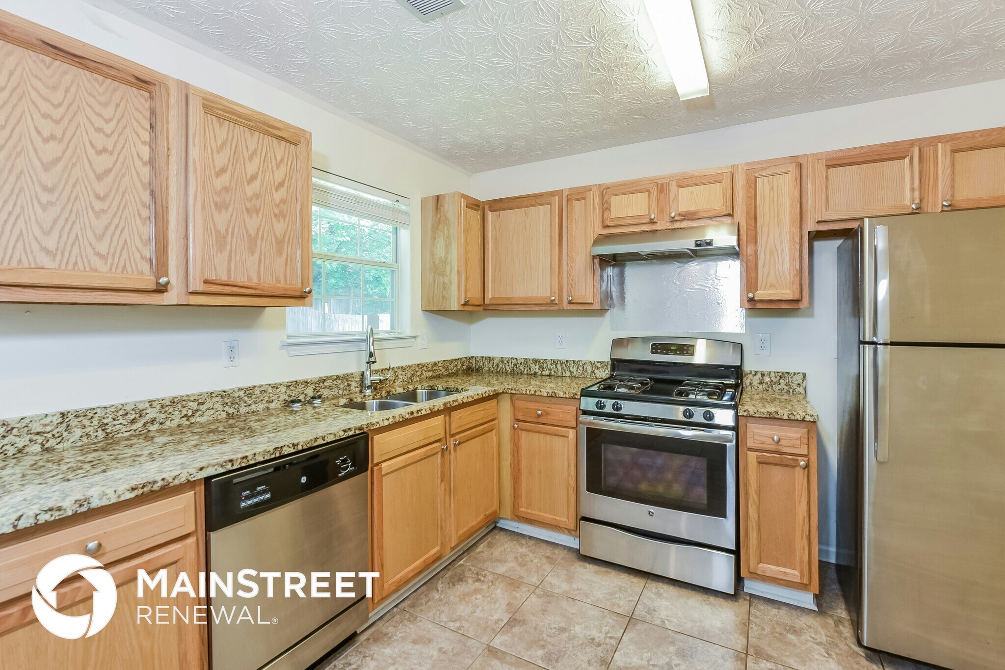 Building Photo - 3552 6 Oaks Ct