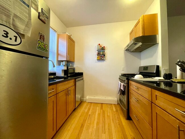 Building Photo - 6 Hingham St