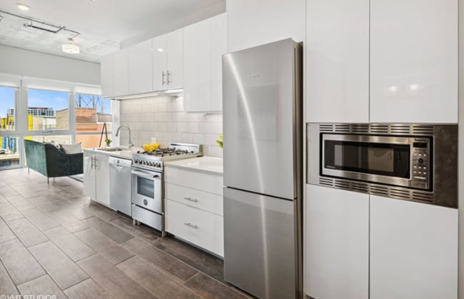 Building Photo - 152 N Carpenter St