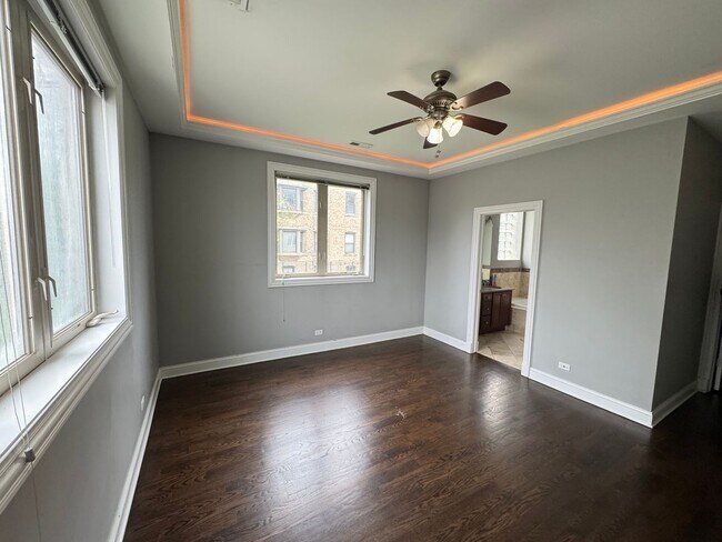 Building Photo - 5406 S Indiana Ave