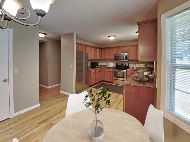 Building Photo - 114 N Peach Brook