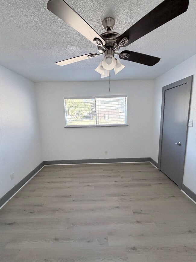 Building Photo - 9750 Guest St