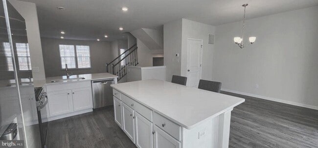 Building Photo - 64 Sister's Farmstead Rd