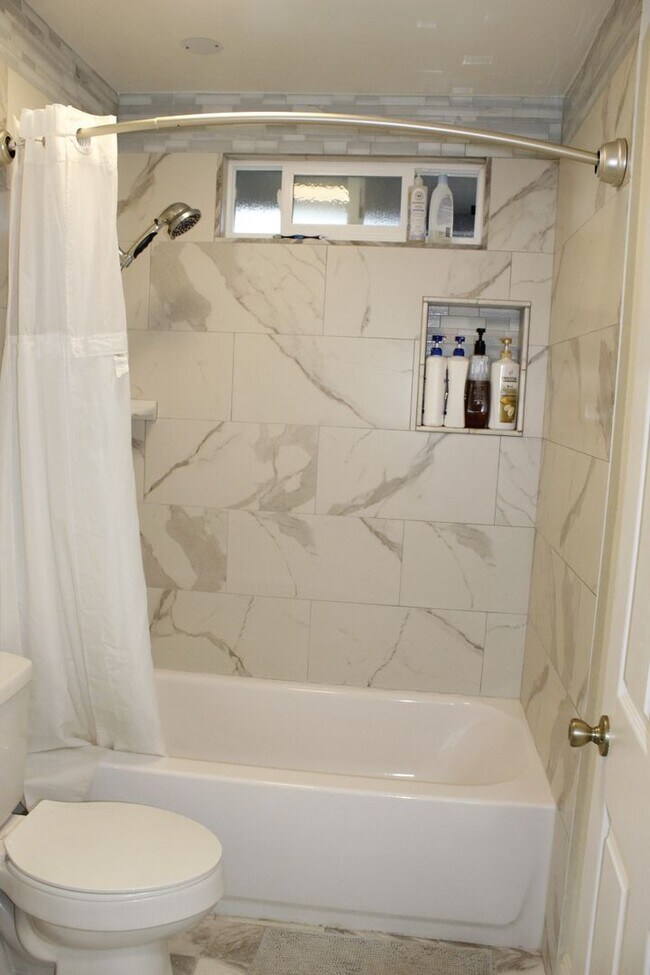 Building Photo - Loha