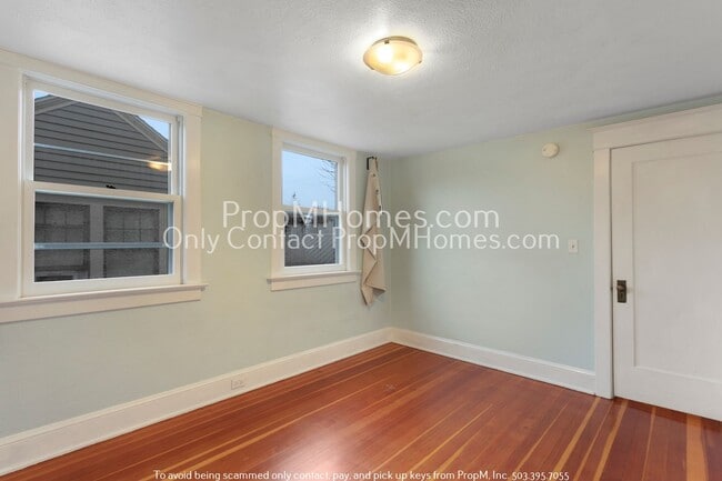 Building Photo - Discover Serenity in King Neighborhood!