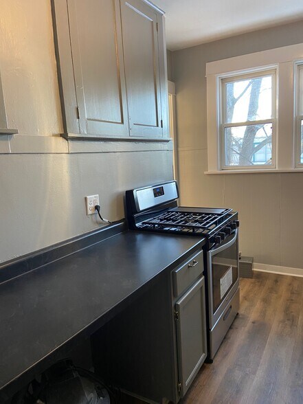 Kitchen - 1517 Portland Ave