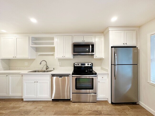 Building Photo - 1Bd/1Ba Seattle Duplex