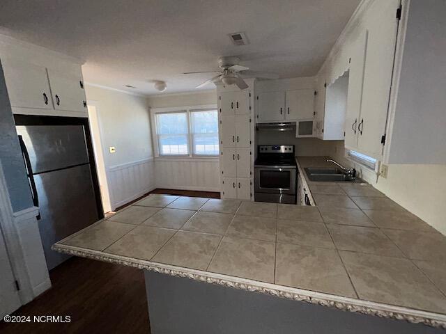 Building Photo - 2110 Southview Dr