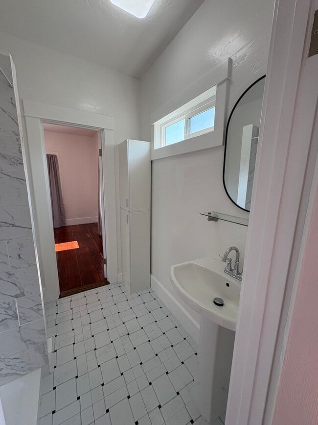 Building Photo - Gorgeous 4 bedroom with HUGE Lot in Colton...