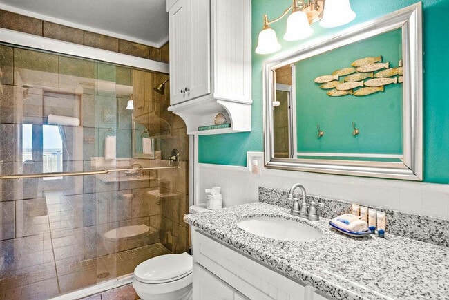 Building Photo - 165 Beach View