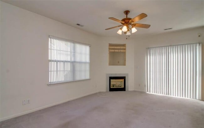 Building Photo - 2305 Bizzone Cir