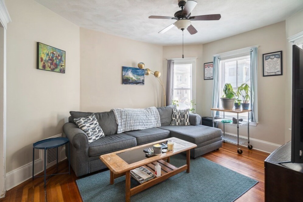 Building Photo - 44 Greenleaf Ave