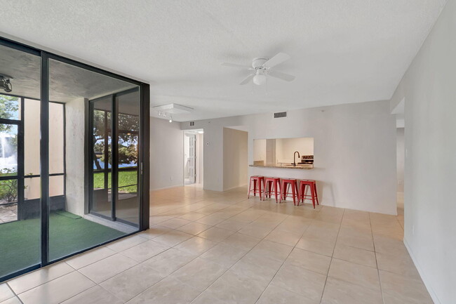 Building Photo - 950 Lavers Cir