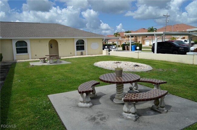 Building Photo - 906 SW 47th Terrace