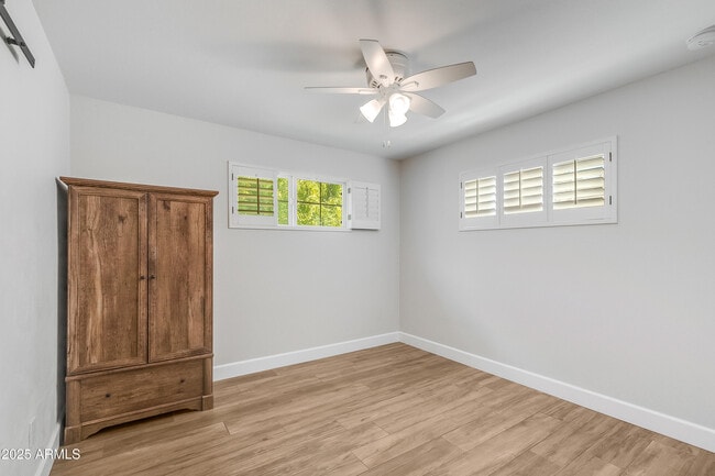 Building Photo - 808 E Cavalier Dr