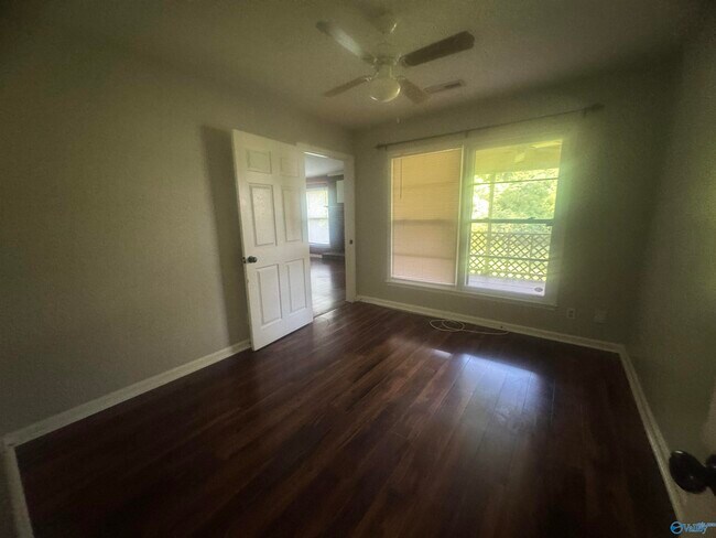 Building Photo - 792 Seina Vista Dr