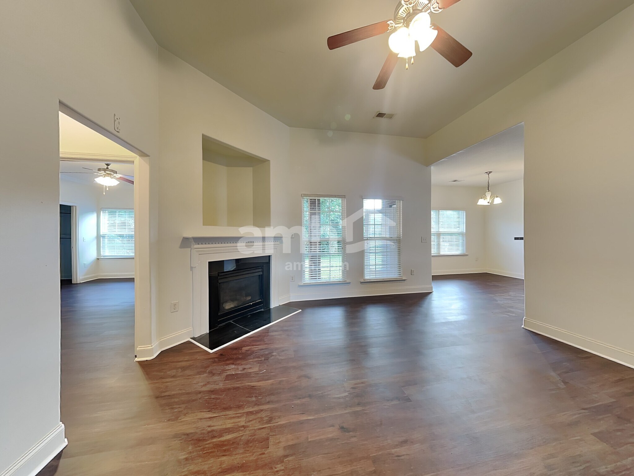 Building Photo - 439 W Rustling Leaves Ln