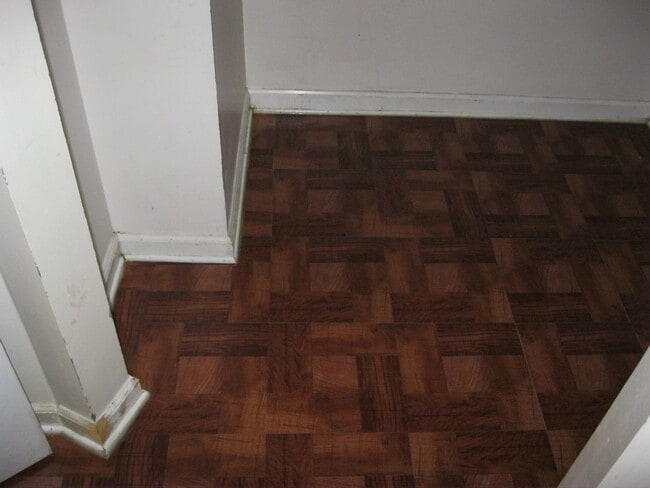 Building Photo - Cozy Home