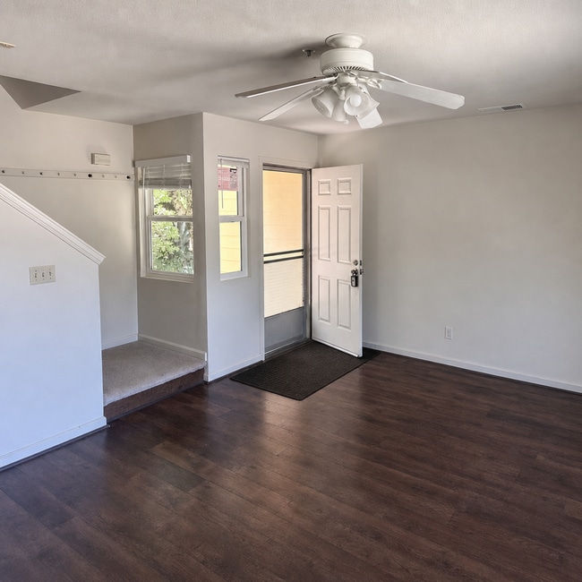 Building Photo - 3 bed/1.5 bath townhouse in Cotati