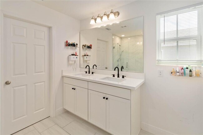 Building Photo - 1161 Grand Hammock Ct