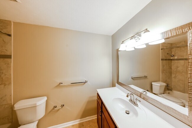 Building Photo - 5323 Dixieland Rd