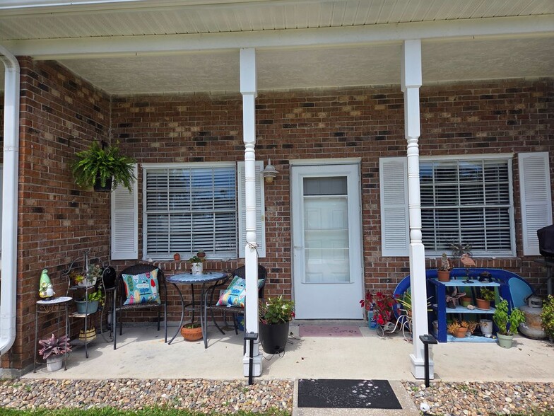 Building Photo - 8520 US HWY 1, D5