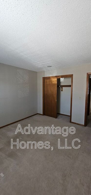 Building Photo - 11905 W 117th Terrace