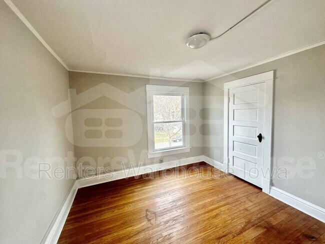 Building Photo - 3114 School St