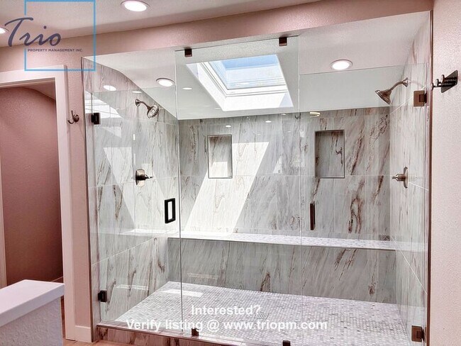 Building Photo - 2693 Chula Vista Dr