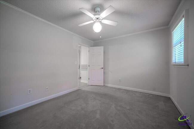 Building Photo - 413 Granada Terrace