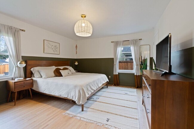 Building Photo - Beautiful Single Family Home!
