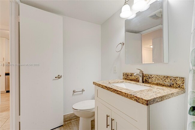 Building Photo - 136 S Cypress Rd