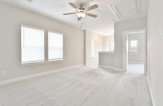 Building Photo - 2206 Bridgeport Path Dr