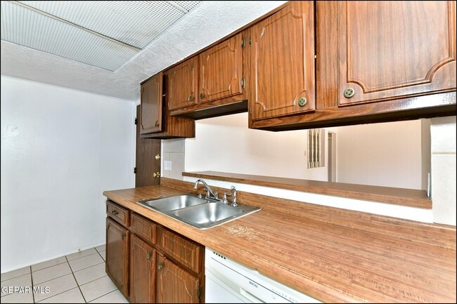 Building Photo - 3565 Breckenridge Dr