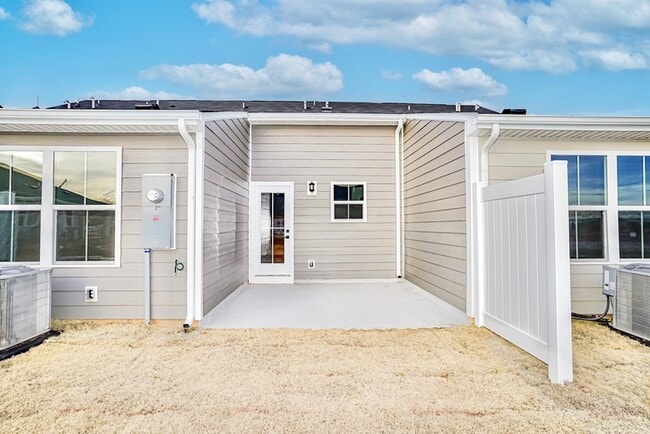 Building Photo - 513 Roan Creek Trl