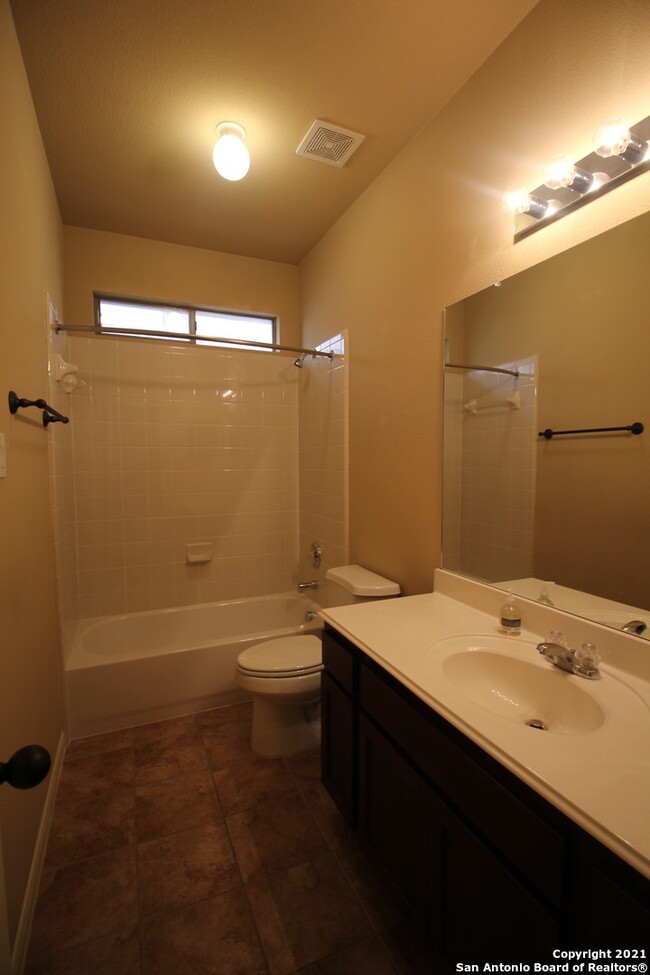 Building Photo - 398 Pecan Meadows