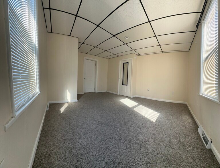 Building Photo - 134 Sherman St