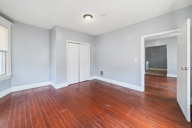 Building Photo - 705 Dixwell Ave