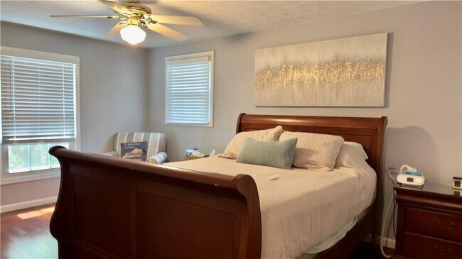 Building Photo - 4603 Villa Chase Dr NE