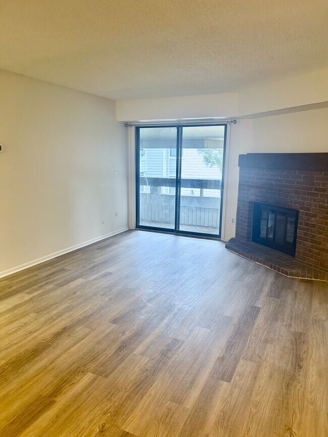 Building Photo - Spacious 1 bed/one bath in Aurora